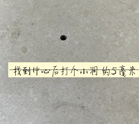 松原瓷砖空鼓维修公司专业解答在瓷砖铺贴过程中，如果砂料搅拌不均匀，将会带来以下问题